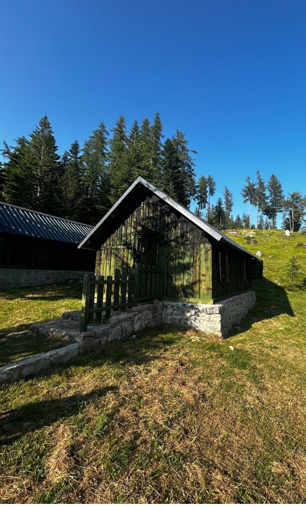 Cabane refuge randonnée